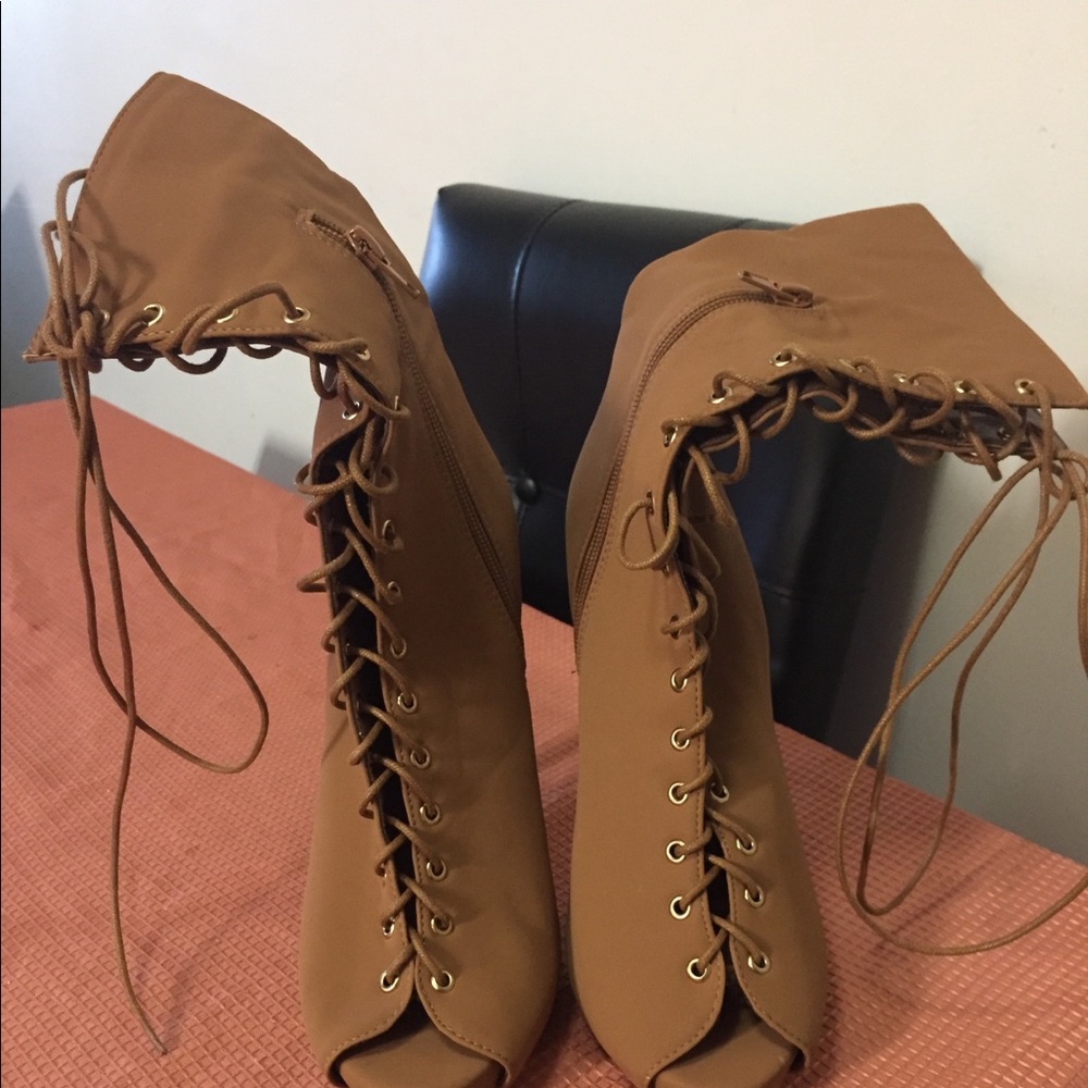 New Sexy laced up heels size 8 1/2